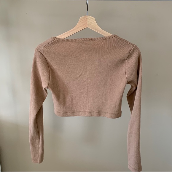 Button Down Long Sleeve Crop Top - Picture 6 of 6